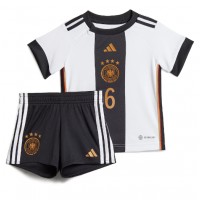 Tyskland Joshua Kimmich #6 Fotballklær Hjemmedraktsett Barn VM 2022 Kortermet (+ korte bukser)